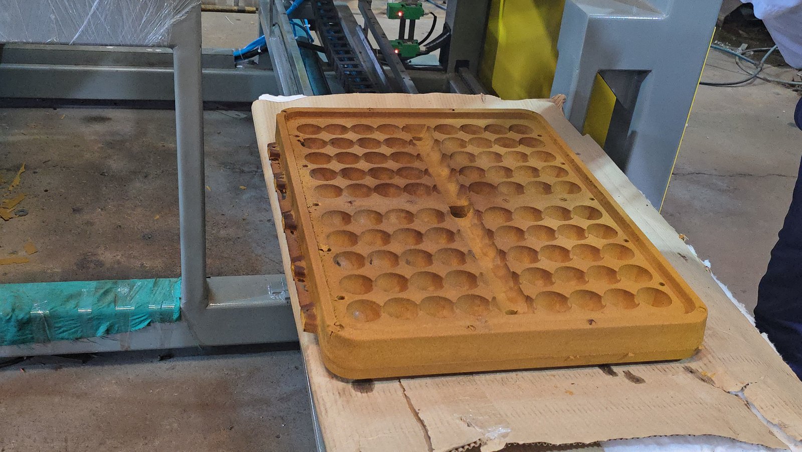 GRINDING MEDIA CASTINGS